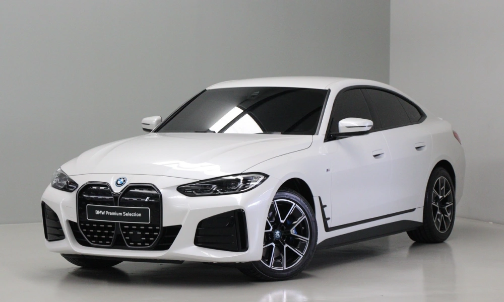 BMW i4 eDrive35 Msport สีขาว-01